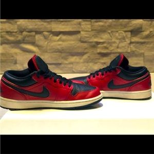 Nike Jordan 1 low reverse bred pebbled swoosh 2021